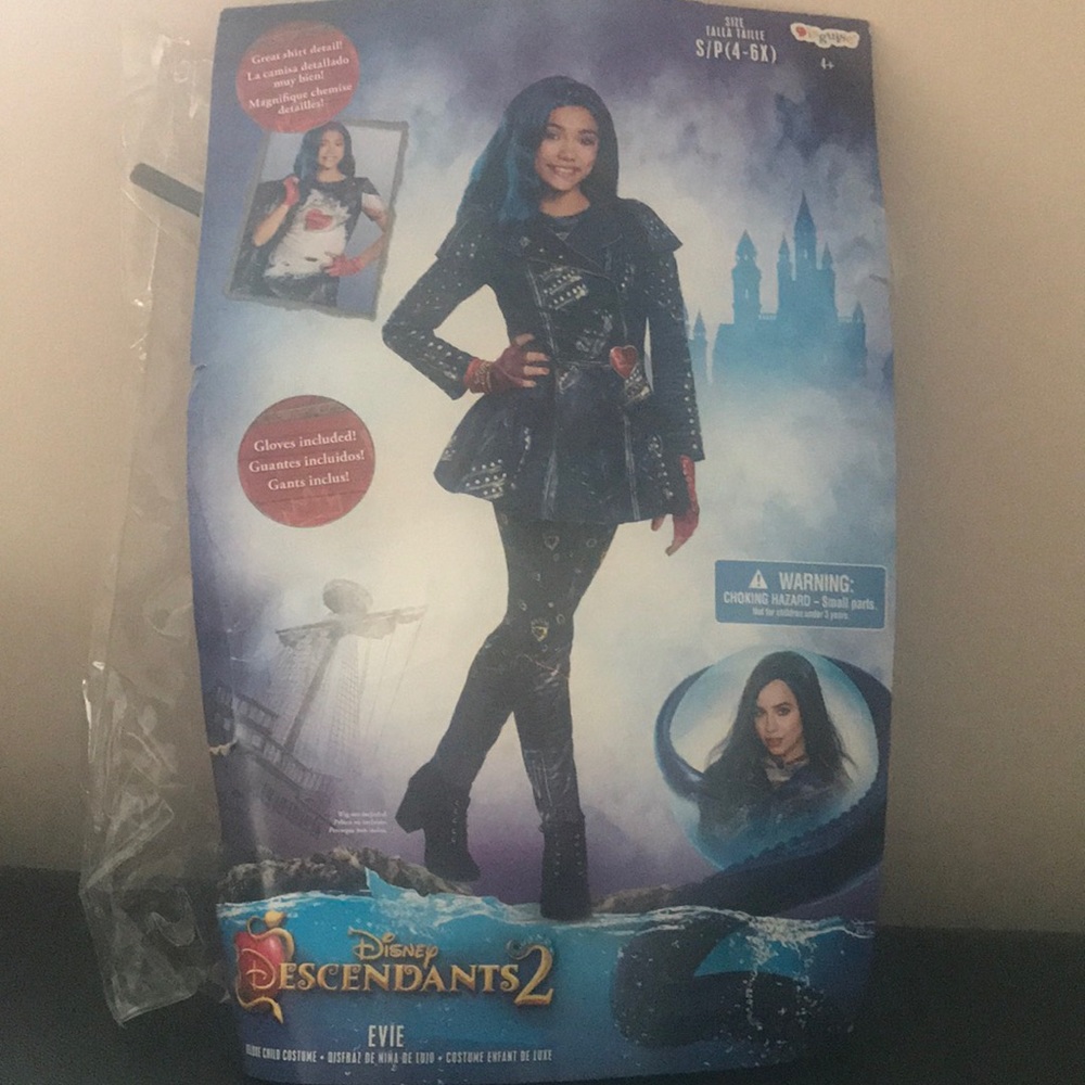 Disney Descendants 2 Evie